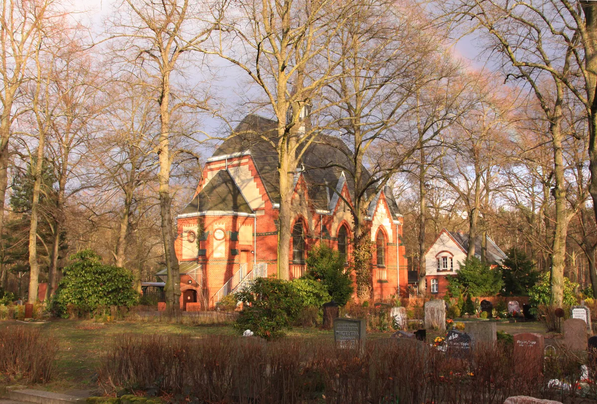 Backsteinkapelle auf dem Waldfriedhof Oberschöneweide